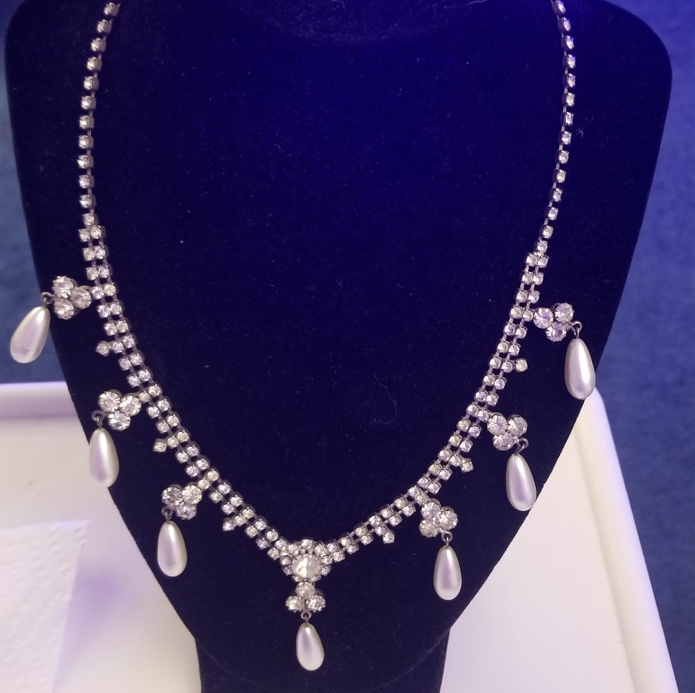 Vintage rhinestone and pearl necklace